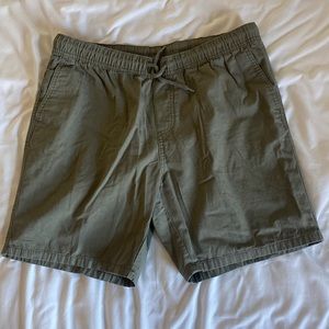 men’s size medium h&m olive green shorts